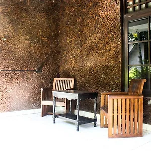 https://berlian-inn.hotelsseminyak.net